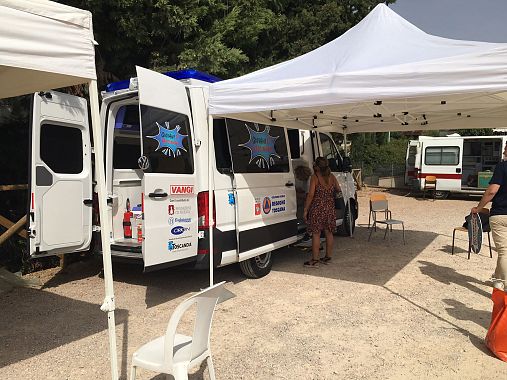 Il camper di Vaccini in spiaggia